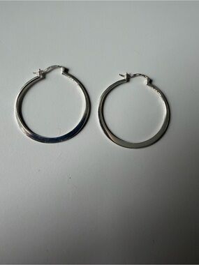 925 Sterling Silver High Polish Flat Medium Hoop Earrings OS
